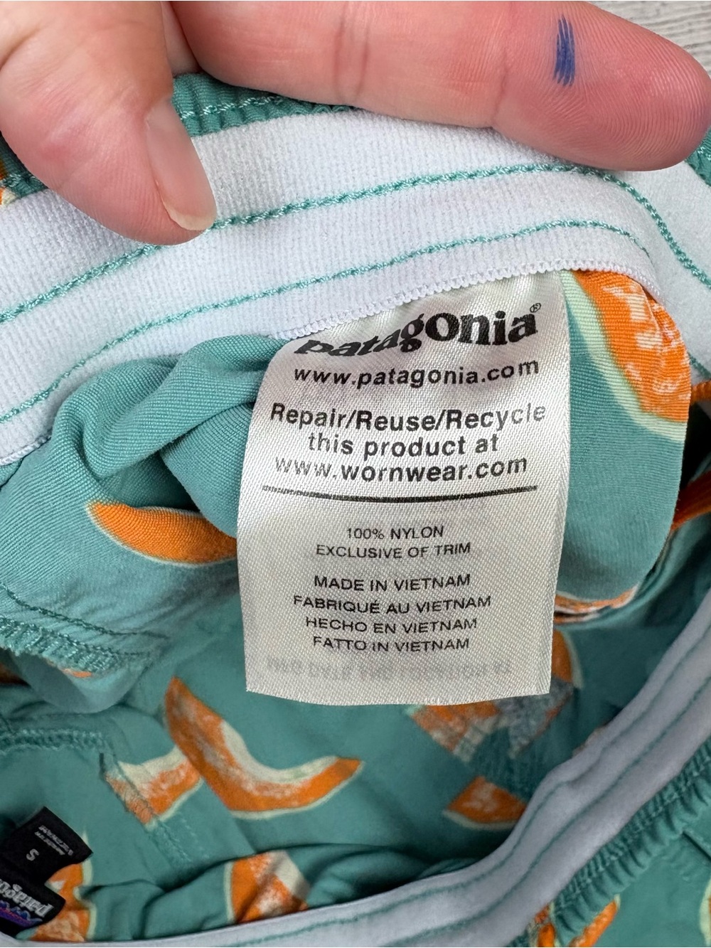 Patagonia Beryl Green Melon Baggies - Picture 7 of 13